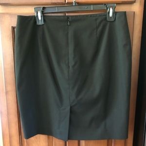 Banana Republic Skirts - Banana Republic black suit skirt. Size 8. Banana Republic Skirts - Banana Republic black suit skirt. Size 8.